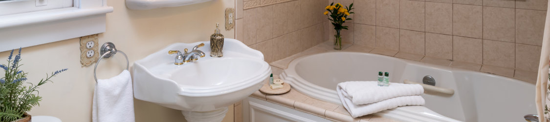 Bath in Eaton Square Suite